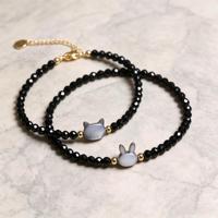 Bracelet fin empilable classique géométrique en perles de cristal noir facetté, avec breloques chat et lapin en coquillage naturel, bijou mignon, cadeau