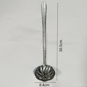 Cuchara para Servir de Acero Inoxidable DF1165, Diseño de Flor, 30.5cm, Utensilio de Cocina Duradero - Product Image 1