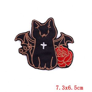 Patchs brodés en gros avec croix de Jésus et dessin animé, patchs thermocollants Satan pour vêtements, patchs brodés personnalisés de créateur - Product Image 6