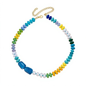 Collier unique en perles de résine bohèmes, bijoux fantaisie colorés, chaîne plaquée or, imitation perle, accessoire de fête pour femme - Product Image 1