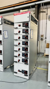 มาตรฐาน CE อินฟราสวิน Ri4power-ZN-3200A สวิตช์เกียร์แรงดันต่ำอัจฉริยะ ทนกระแสไฟฟ้าสูงช่วงเวลาสั้น AC380V/AC690V - Product Image 1
