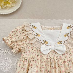 Tutina Estiva per Bambine, Nuovo Modello Floreale con Fiocco in Pizzo, Maniche a Sbuffo in Cotone, Stile Principessa Morbido - Product Image 3