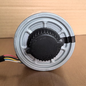 Moteur de ventilateur de climatiseur ZWR30-C, moteur interne en métal DC pour unité cylindrique Gree modèle FN30C-ZL - Product Image 1