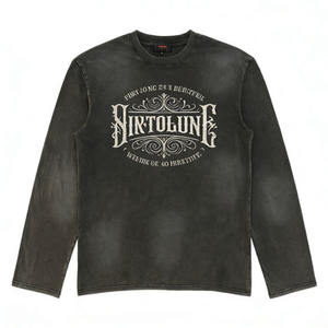 <span class=keywords><strong>T</strong></span>-shirt à manches longues pour homme en gris foncé délavé vintage avec un motif de lettres ornées complexes, col rond classique, tissu doux - Product Image 1