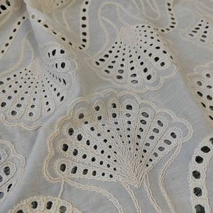 Tela de punto calado de algodón con bordado de encaje y diseño de conchas, estilo cruzado, para camisas de vestido de novia, peso medio - Product Image 4