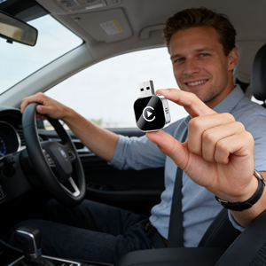 Adaptador Inalámbrico CarPlay 2 en 1 Plateado con Puerto USB, Plug & Play, Adaptador Inalámbrico CarPlay Android Auto, Dongle CarPlay - Product Image 1