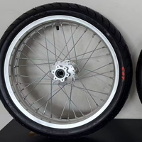 Sur-Ron Light Bee X LBX - Juego de Ruedas Supermoto de 17 Pulgadas Mecanizadas por CNC, Color Plateado Cromado, Neumáticos 70/90-17 90/80-17, Kit de Rendimiento para Motocicleta Todoterreno