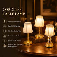 Lampe de table sans fil rechargeable, variateur tactile 3 couleurs, abat-jour plissé en tissu, corps doré pour hôtel, restaurant, événements de mariage