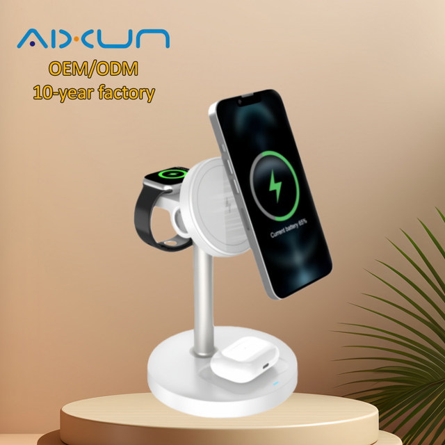 2026 Trending Product 3-in-1 Wireless Charging Station Fast Desk Charger for Phone Smart Watch Charger Stand