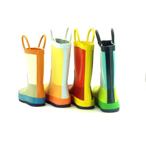 Bottes <span class=keywords><strong>de</strong></span> <span class=keywords><strong>pluie</strong></span> en caoutchouc solide imperméables pour tout-petits pour enfants bottes <span class=keywords><strong>de</strong></span> <span class=keywords><strong>pluie</strong></span> enfants chaussures confortables avec poignée - Product Image 3