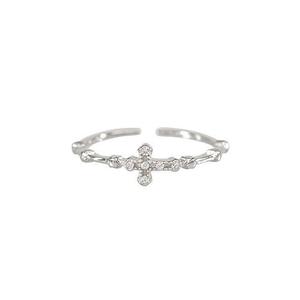 Anelli a Croce in Argento Placcato con Design Classico e Zirconia Cubica per Regali di Anniversario da Donna - Product Image 1