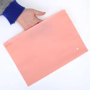 2022 새로운 도매 사용자 정의 인쇄 핑크 젖빛 플라스틱 지퍼 가방 플라스틱 포장 지퍼 의류 가방