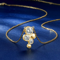 Collana con Pendente Geometrico Trendy Impermeabile in Argento 925 con Tre Pietre Moissanite D VVS1 da 5mm, 4mm e 3mm, Placcata in Rodio/Oro