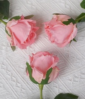 Bunga Mawar Sutra Berwarna Krem Berkualitas Tinggi dengan Batang Tunggal, Sentuhan Lembut dan Melembapkan, Bunga Buatan untuk Hari Valentine dan Pernikahan.