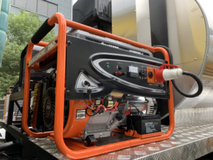 Camion pulvérisateur de bitume professionnel de moyenne capacité avec réservoir isolé et contrôle automatique du pulvérisation pour la construction de routes en asphalte - Product Image 6
