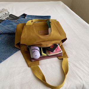 ลำลองสไตล์วินเทจ |   กระเป๋าโท้ทหูหิ้วสั้น หลายช่องใส่ของได้เยอะ ผ้าแคนวาสหนา สำหรับซื้อของชำ รับทำโลโก้ OEM - Product Image 3