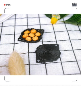 Accessoires pour maison de poupée 1:12, mini assiette à gâteaux <span class=keywords><strong>Dim</strong></span> Sum, ornements, aliments miniatures, décoration d'assiette noire et argentée magnifique - Product Image 3