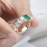 Anillo de Media Eternidad de Oro de 10k con Diseño Moderno MSR-2015 de Messi Jewelry, Anillo con Diamante Cultivado en Laboratorio de Forma Elegante