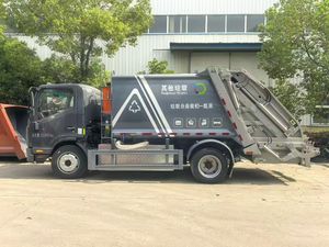 6cbm Diesel Compactor Truck with Rear Loader Manual Transmission 4x2 Drive Wheel Engine Motor Gearbox-Garbage Compactor Truck - Product Image 5