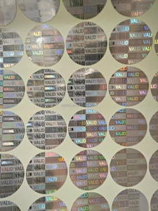 Etiqueta Holográfica 3D de Alta Calidad con Ícono y Firma Láser para Empaquetado, Adhesivo Holográfico 20 del Reino Unido para Fiestas y Novedades Personalizables - Product Image 4