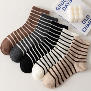 Hot Sale Custom Embroidered Women Crew Cotton Autumn Winter Fashion Ins Style Casual <strong>Socks</strong> for Daily Wear - Product Image 6
