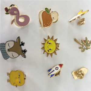 Insignia al por mayor de alta calidad de diseño libre Pines de metal logotipo personalizado esmalte Pin de solapa insignias - Product Image 2