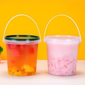 Vasos Desechables de 1000 ml (32 oz) con Logotipo Personalizado, Cubos de Plástico PP Grueso con Tapa y Asa para Envasado de Bebidas y Frutas - Product Image 5