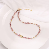 Ensemble collier et bracelet en éclats d'opale rose irrégulière et perles, style bohème classique, pour les voyages en bord de mer, le quotidien et les tenues décontractées