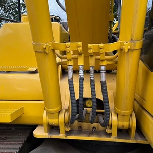 Presque neuf, de haute qualité et durable, excavateur sur chenilles d'occasion Komatsu PC130 de 13 tonnes de fabrication japonaise pour les projets de construction - Product Image 4