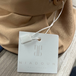 Hijab de Modal suave de lujo Premium estampado con patrón tropical resistente a la decoloración y sin arrugas para uso diario eventos especiales - Product Image 5