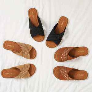 Nouvelles sandales plates à brides croisées en strass pour femme, collection été 2026 – Tongs tendance pour la plage et les vacances en extérieur - Product Image 3