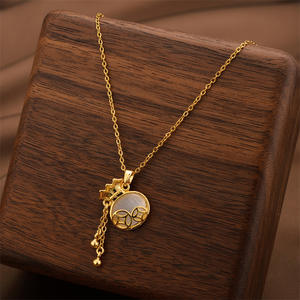 สร้อยคอระดับไฮเอนด์สำหรับผู้หญิงกระเป๋าเงินป<span class=keywords><strong>ระ</strong></span>ดับพู่ห้อยสร้อยคอสร้อยกระดูกไหปลาร้าเหล็กไทเทเนียมดีไซน์เฉพาะกลุ่มแสงที่มีชื่อเสียงทางอินเทอร์เน็ต L - Product Image 4