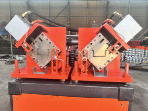 Cadre métallique faisant la machine Rouleau de goujon en acier Rouleau de quille légère en forme de U formant la machine - Product Image 3