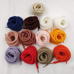 <span class=keywords><strong>Lacci</strong></span> per <span class=keywords><strong>Scarpe</strong></span> Morbidi e Pelosi con Frange, <span class=keywords><strong>Lacci</strong></span> Caldi e Graziosi - Product Image 1