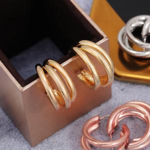 Orecchini Geometrici a Strati per Donne, Gioielli Pendenti Moderni e Vistosi - Product Image 3