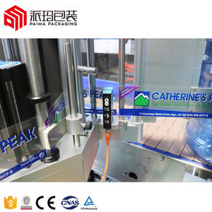 Máquina aplicadora de etiquetas de banda retráctil de manga de cuello de botella de <span class=keywords><strong>5</strong></span> galones automática de fábrica con túnel de vapor - Product Image 4