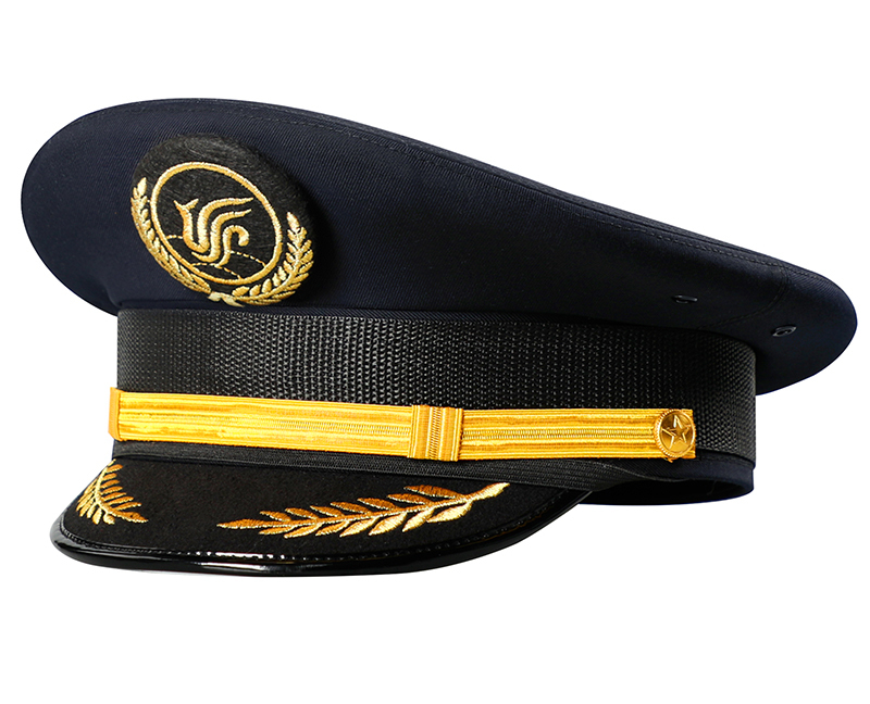 Gorra azul oscuro con insignia 2