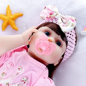 Muñeca <span class=keywords><strong>de</strong></span> Vinilo <span class=keywords><strong>de</strong></span> <span class=keywords><strong>Silicona</strong></span> Suave <span class=keywords><strong>de</strong></span> <span class=keywords><strong>Tamaño</strong></span> <span class=keywords><strong>Real</strong></span> para <span class=keywords><strong>Bebés</strong></span> <span class=keywords><strong>de</strong></span> 0 <span class=keywords><strong>a</strong></span> 3 Meses, Muñeca <span class=keywords><strong>de</strong></span> Niñ<span class=keywords><strong>a</strong></span> Recién Nacida, Lindos Juguetes <span class=keywords><strong>de</strong></span> <span class=keywords><strong>Silicona</strong></span> para <span class=keywords><strong>Bebés</strong></span> Reborn <span class=keywords><strong>de</strong></span> Navidad - Product Image 4