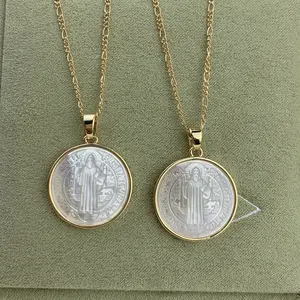 Collier avec pendentif rond en perles pour femme, bijou religieux, Bible Saint benoît, perles naturelles, pendentif de médaille, vente en gros