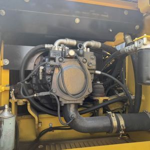 Excavatrice Komatsu PC160 d'occasion de haute qualité, 16 tonnes, modèle 2022, moteur PLC certifié, machine d'occasion en stock à vendre - Product Image 3