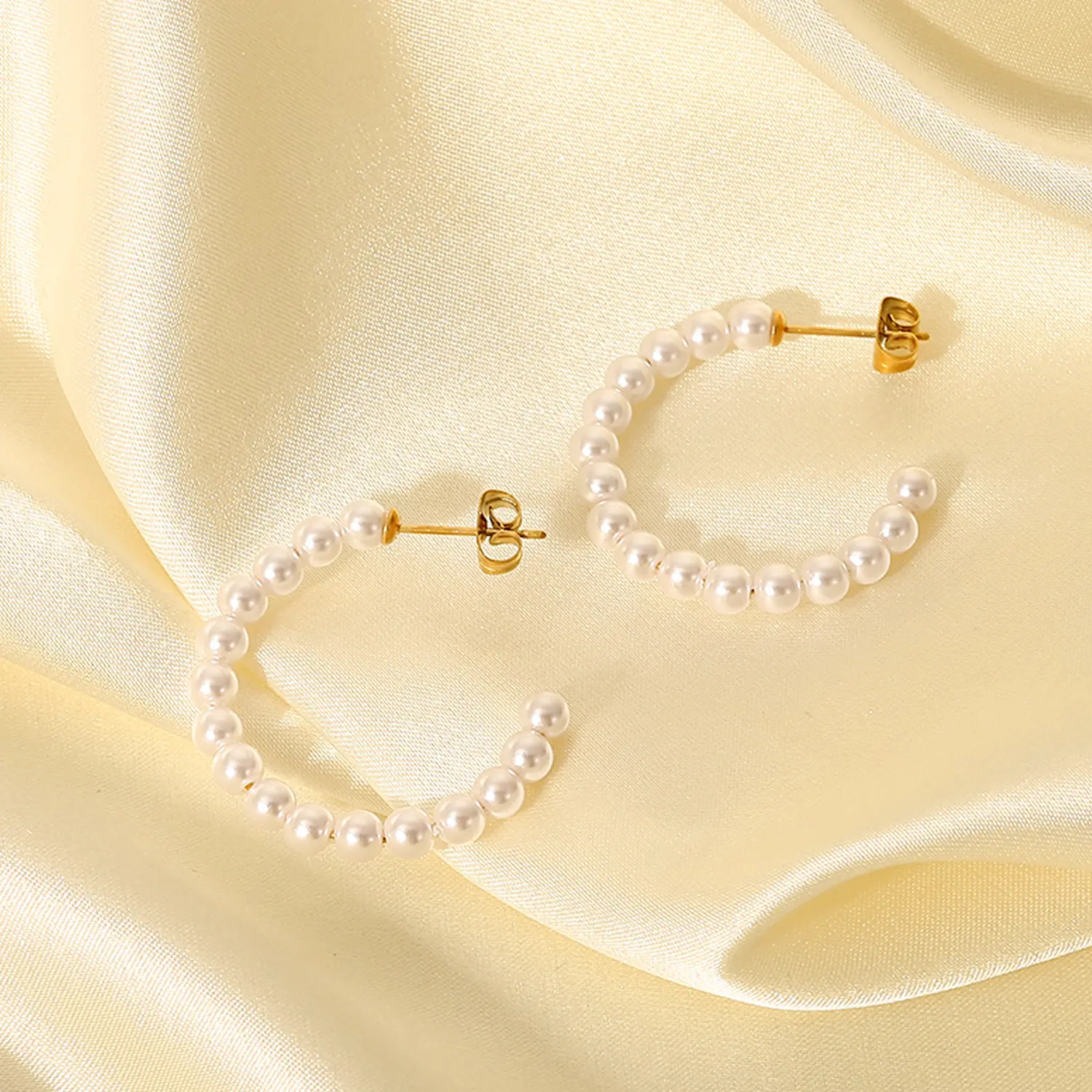 Anting-anting mutiara gaya Perancis, perhiasan anting-anting berbentuk C baja tahan karat 20mm, anting-anting lingkaran mutiara Mini untuk wanita
