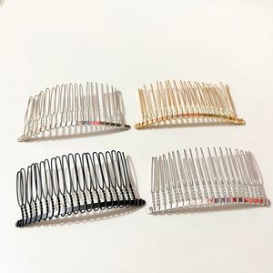 Venta al por mayor barato oro plata negro Color mezclado Metal Material 20 dientes retorcidos <span class=keywords><strong>velos</strong></span> <span class=keywords><strong>de</strong></span> <span class=keywords><strong>novia</strong></span> accesorios para peine <span class=keywords><strong>de</strong></span> pelo - Product Image 4
