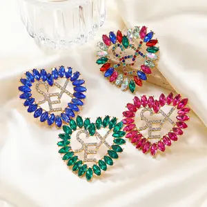 2023 Nieuwe Collectie Mode Sieraden Kleurrijke Diamanten Oorbellen Liefdesvormige Oorbellen Voor Vrouwen Letter Sex Perzik Hart Oorbellen