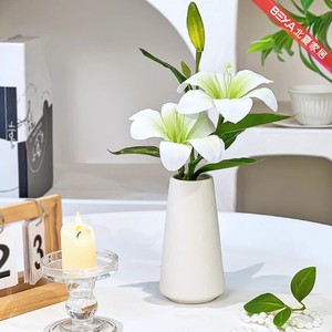 Fleur artificielle Lily en vase en céramique, effet hydratant, décoration d'intérieur pour salon, chambre à coucher, ornement de table - Product Image 2