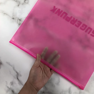 Maßgefertigter Kunststoff-<span class=keywords><strong>PVC</strong></span>-Ziplock-Beutel Rosa Mattierter Reißverschlussbeutel für Kleidung, Unterwäsche, Socken, Geschenkverpackungen - Product Image 4