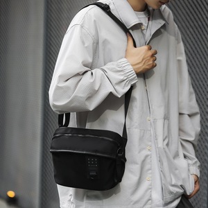 Nouveauté : Sac bandoulière en tissu enduit imperméable, design uni et tendance, personnalisable avec logo OEM, qualité supérieure - Product Image 6