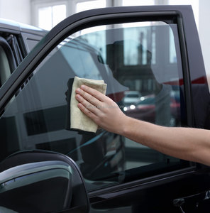 <span class=keywords><strong>Pellicola</strong></span> <span class=keywords><strong>Adesiva</strong></span> Nano Ceramica per Vetri Domestici e Uffici, Protezione Privacy, Blocco UV 99%, Controllo Calore IR - Product Image 4