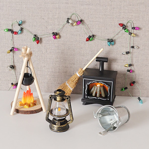 Miniature de maison de poupée simulée, modèle de poêle suspendu d'extérieur, balai décoratif, lampe à huile DIY, accessoires lumineux décoratifs - Product Image 2