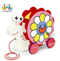 Jouet escargot à tirer pour tout-petits, adorable trotteur coquillage fleuri avec ficelle à tirer, jouet d'apprentissage précoce pour bébés et jeunes enfants