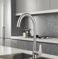 Grifo de Cocina Contemporáneo de Acero Inoxidable 304 con Acabado Cromado Cepillado, Giratorio 360 Grados, Monomando de Agua Fría y Caliente, Montado en el Fregadero